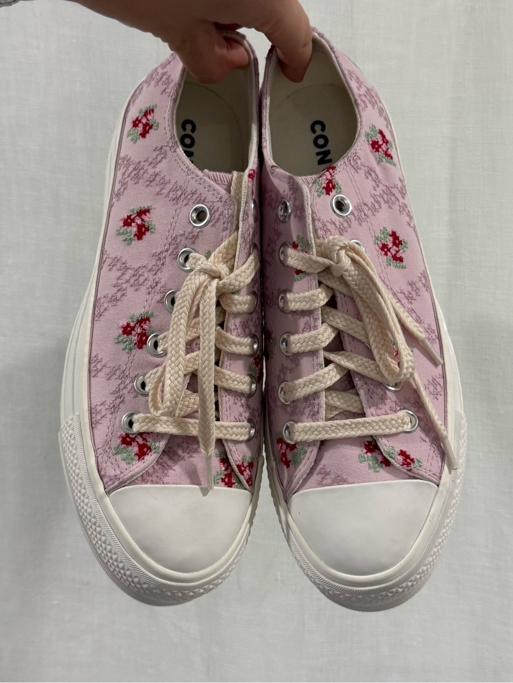 Converse Chuck Taylor All Star Lift Platform Low “Cross Stitch Roses” Women’s 8 - Picture 2 of 6